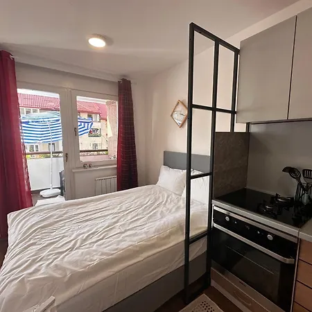 Moon Apartment *